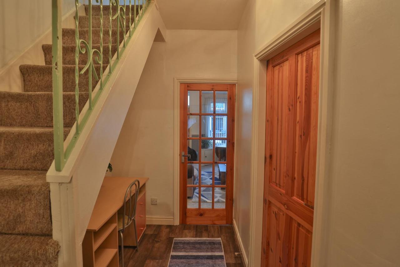 Devon St - Cozy Home, Free Easy Parking! Kingston upon Hull Eksteriør billede