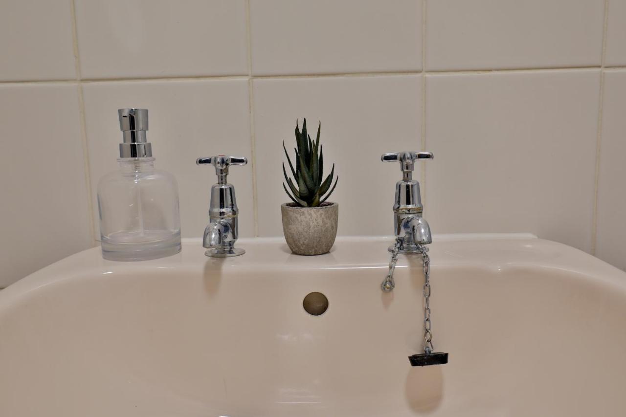 Devon St - Cozy Home, Free Easy Parking! Kingston upon Hull Eksteriør billede